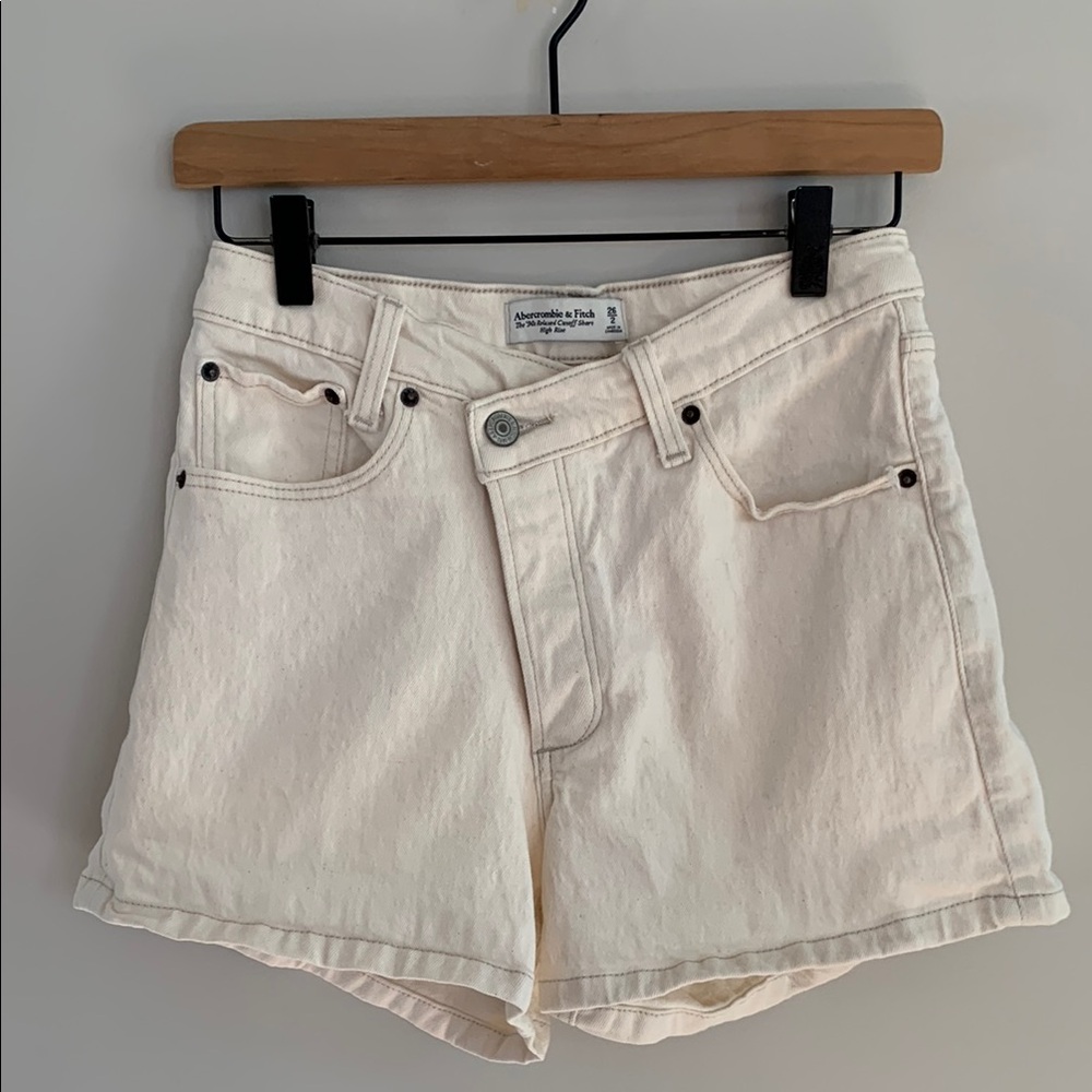 Abercrombie & Fitch The ‘90s Relaxed Cutoff Short High Rise